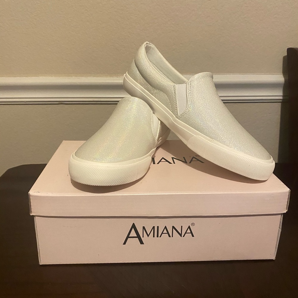 Women’s slip on shoes